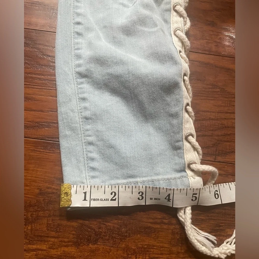Forever 21 jeans size 28